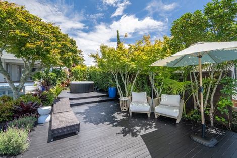 Photo of property in 1/121 Pah Road, Cockle Bay, Auckland, 2014