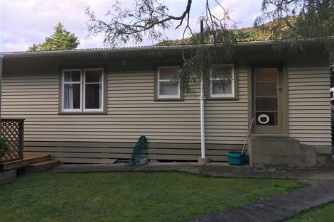 Photo of property in 34 Sunny Grove, Wainuiomata, Lower Hutt, 5014