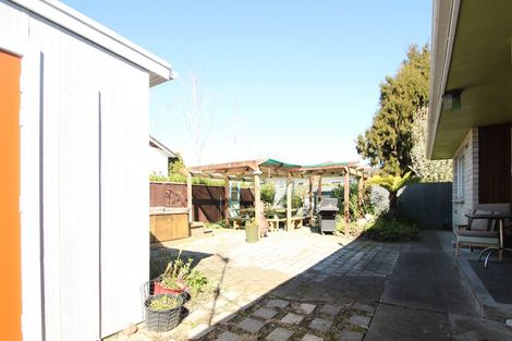Photo of property in 2/206 Mcleod Street, Camberley, Hastings, 4120