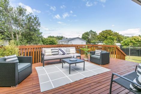 Photo of property in 17 Lindis Place, Mangere Bridge, Auckland, 2022