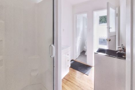 Photo of property in 1/4 Mickle Street, Te Atatu South, Auckland, 0610