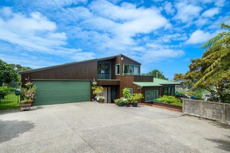 Photo of property in 1083 Whangaparaoa Road, Tindalls Beach, Whangaparaoa, 0930