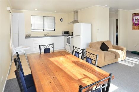 Photo of property in 3 Empressa Heights, Helensville, 0800