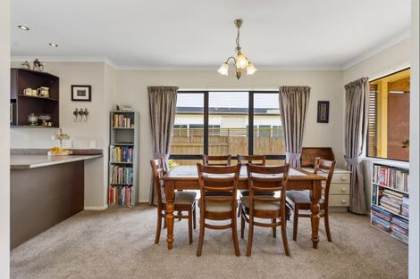 Photo of property in 35 Edgewater Grove, Whakatane, 3120