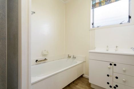 Photo of property in 6 Birch Street, Hilltop, Taupo, 3330