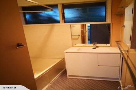 Photo of property in 156 Sunset Road, Unsworth Heights, Auckland, 0632