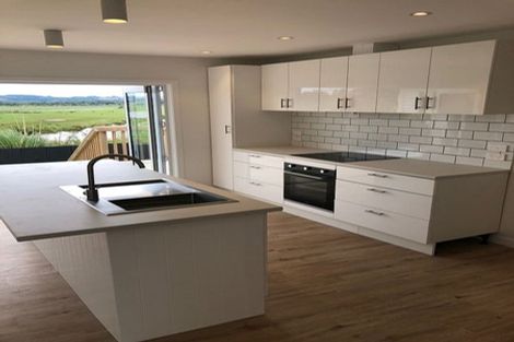 Photo of property in 35 Kowhai Street, Helensville, 0800