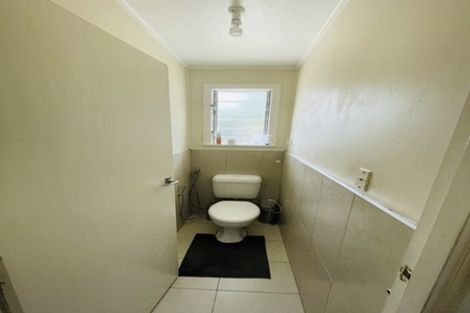 Photo of property in 184 Hutchinson Avenue, New Lynn, Auckland, 0600