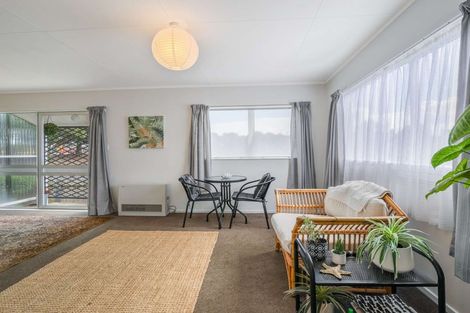 Photo of property in 2 Rangiora Street, Castlecliff, Whanganui, 4501
