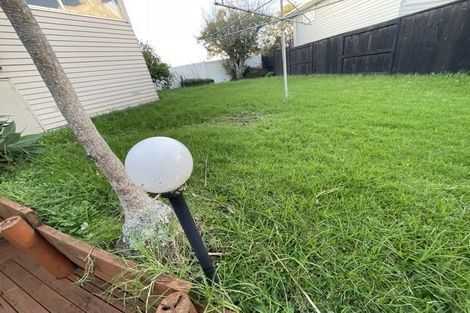Photo of property in 41 Lynwood Road, New Lynn, Auckland, 0600