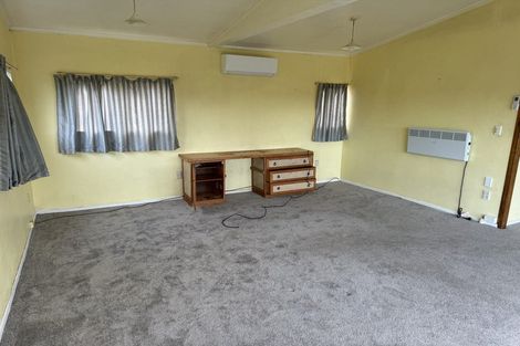 Photo of property in 31 Fairclough Road, Beach Haven, Auckland, 0626