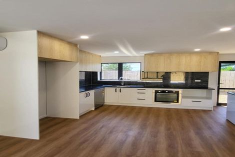 Photo of property in 10 Benton Place, Manurewa, Auckland, 2102