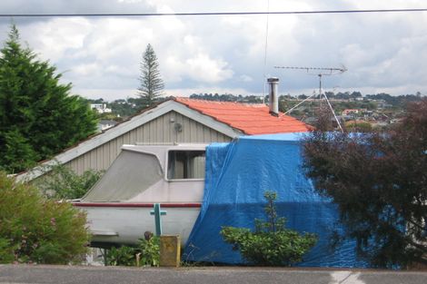 Photo of property in 1/43 Browns Bay Road, Browns Bay, Auckland, 0630