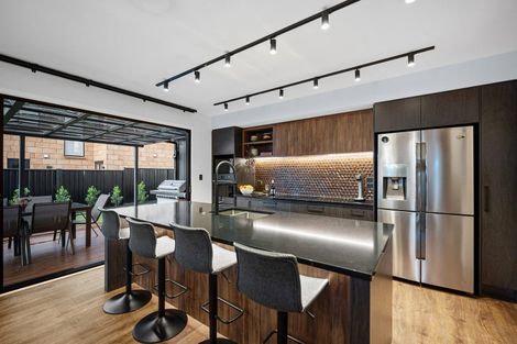 Photo of property in 2a Roland Road, Greenhithe, Auckland, 0632