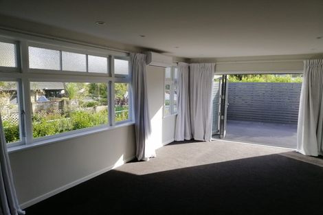Photo of property in 10f1- Victoria Street, Ebdentown, Upper Hutt, 5018