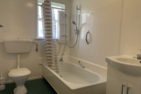 Photo of property in 1/136-138 Waddington Drive, Naenae, Lower Hutt, 5011