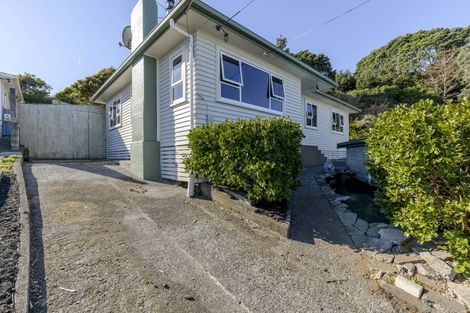 Photo of property in 15 Simons Street, Moturoa, New Plymouth, 4310