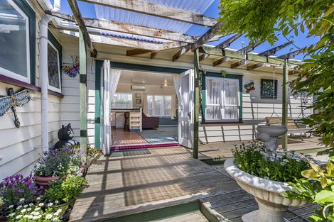 Photo of property in 73 Hutchinson Avenue, New Lynn, Auckland, 0600