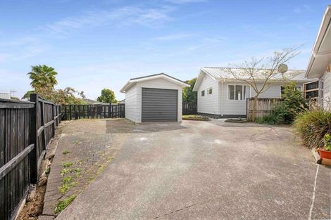 Photo of property in 12a Hinton Place, Weymouth, Auckland, 2103