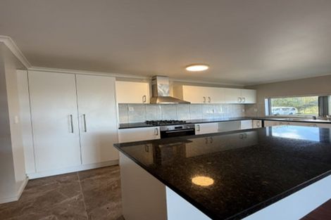 Photo of property in 115 Riverhead Road, Kumeu, 0892