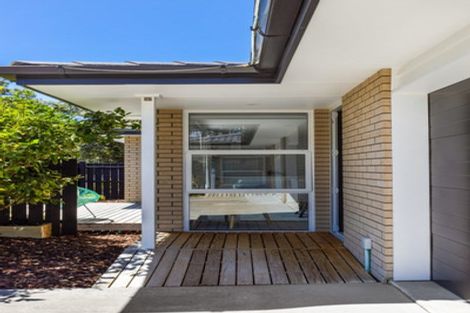 Photo of property in 16a Elizabeth Street, Orewa, 0931