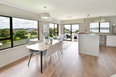Photo of property in 18 Melandra Road, Stanmore Bay, Whangaparaoa, 0932