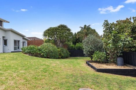 Photo of property in 13 Olive Close, Omokoroa, 3114