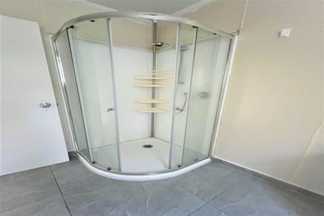 Photo of property in 21 Rehia Road, Massey, Auckland, 0614