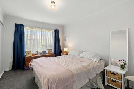 Photo of property in 320 Memorial Avenue, Burnside, Christchurch, 8053