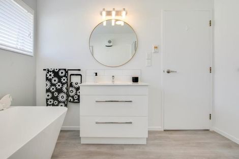 Photo of property in 2 Fern Grove, Taradale, Napier, 4112