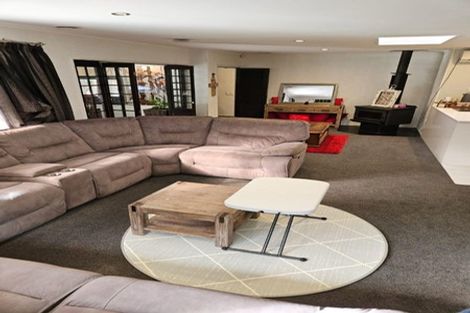 Photo of property in 824 West Coast Road, Oratia, Auckland, 0604