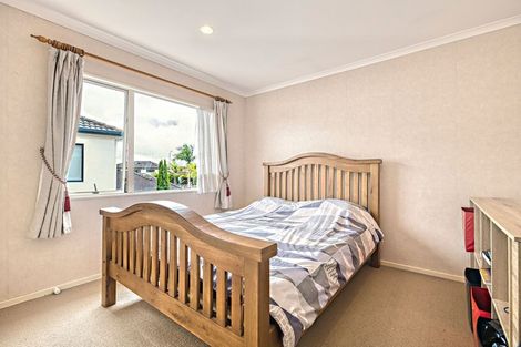 Photo of property in 14 Cyril French Drive, Flat Bush, Auckland, 2016