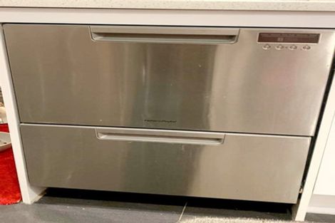 Photo of property in 37 Newington Road, Henderson, Auckland, 0612