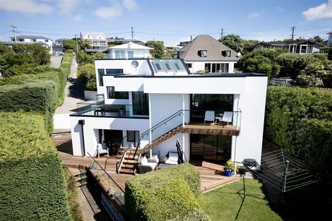 Photo of property in 2/11 Belleview Terrace, Mount Pleasant, Christchurch, 8081