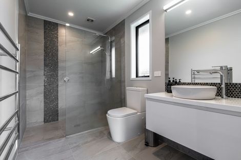 Photo of property in 33 Rose Leigh Drive, Cambridge, 3434