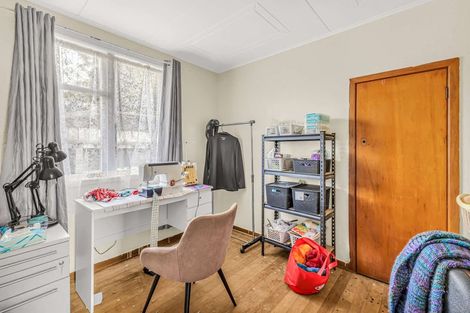 Photo of property in 14 Tawa Street, Inglewood, 4330