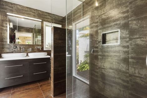 Photo of property in 1/107 Nile Road, Milford, Auckland, 0620