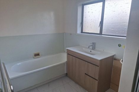 Photo of property in 32 Fairview Road, Papatoetoe, Auckland, 2025