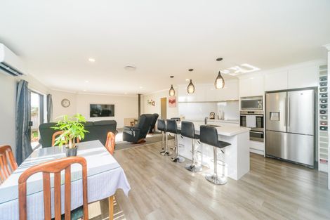 Photo of property in 14 Daniel Place, Kelvin Grove, Palmerston North, 4414