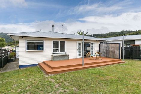 Photo of property in 8 Karamea Grove, Wainuiomata, Lower Hutt, 5014