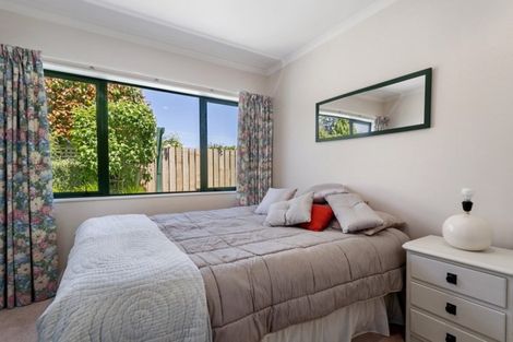 Photo of property in 30 Fairview Terrace, Waipahihi, Taupo, 3330
