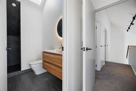 Photo of property in 2 Boulder Lane, Jacks Point, 9371