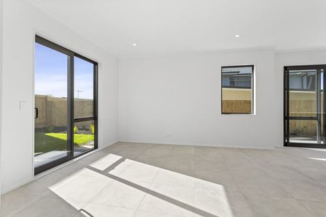 Photo of property in 106 Symes Drive, Red Beach, 0932