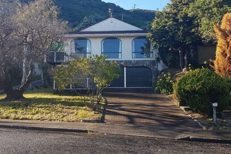 Photo of property in 61 Kotare Street, Waikanae, 5036