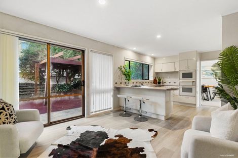 Photo of property in 29 Jellicoe Road, Murrays Bay, Auckland, 0630