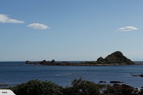 Photo of property in 176 The Esplanade, Island Bay, Wellington, 6023