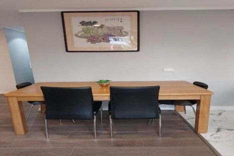 Photo of property in 121 Ennis Avenue, Pakuranga Heights, Auckland, 2010