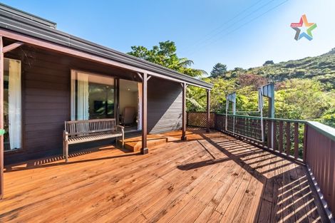 Photo of property in 138 Tirohanga Road, Tirohanga, Lower Hutt, 5010
