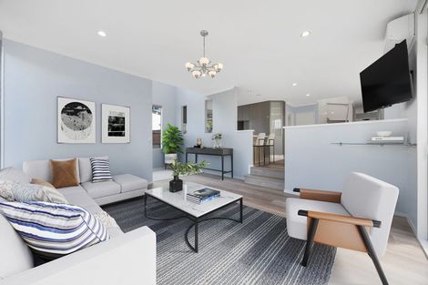 Photo of property in 10 Lupetti Rise, West Harbour, Auckland, 0618