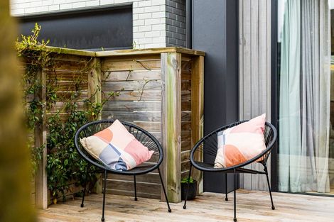 Photo of property in 1b Wai-iti Crescent, Woburn, Lower Hutt, 5010